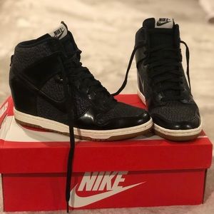 Women’s Nike Ski Hi Wedge Black